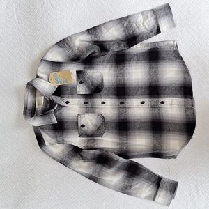 🖤 Flannel button-up long-sleeved flannel shirt. New with tags. M 10/12